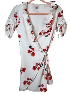 Amuse Society XS White Wrap Dress with Red Floral Print